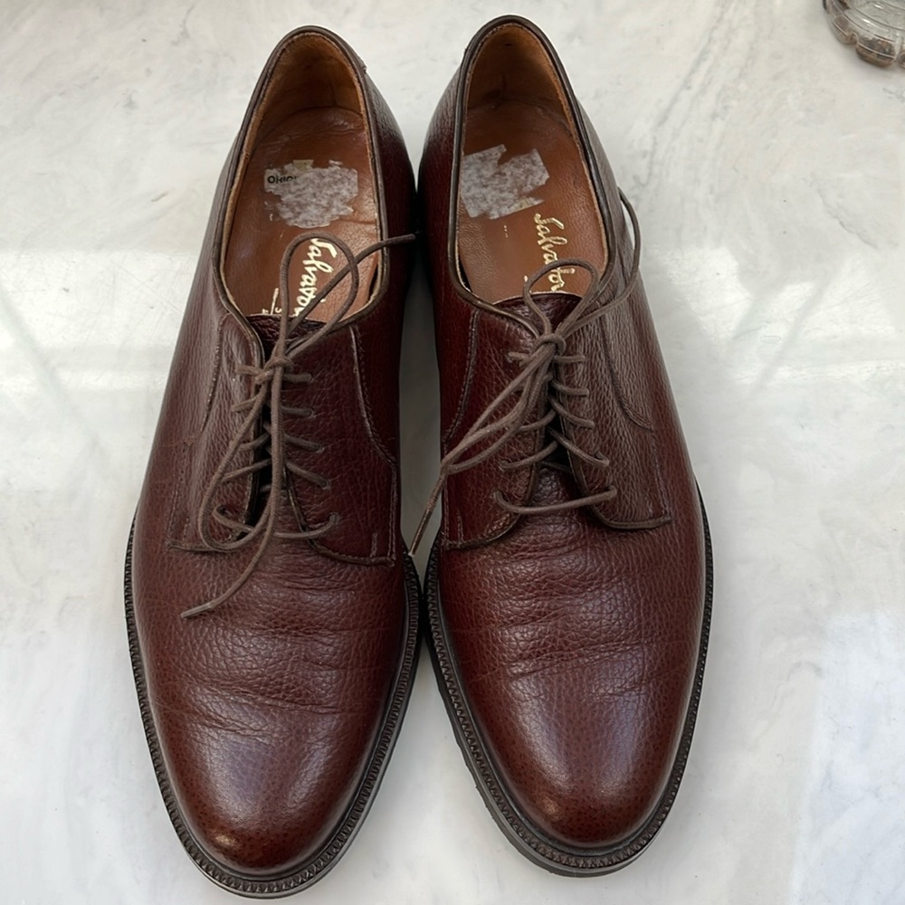 Salvadore Ferragamo. Women’s brown pebble grain derby’s. Never worn. Size 6B.